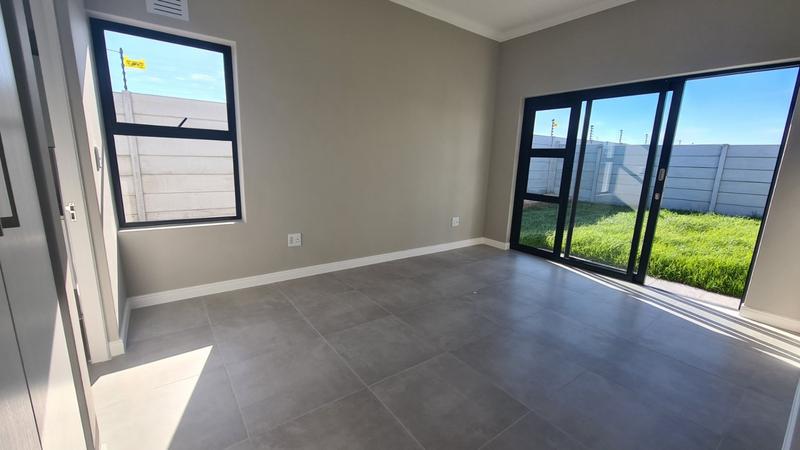 3 Bedroom Property for Sale in Sunningdale Western Cape